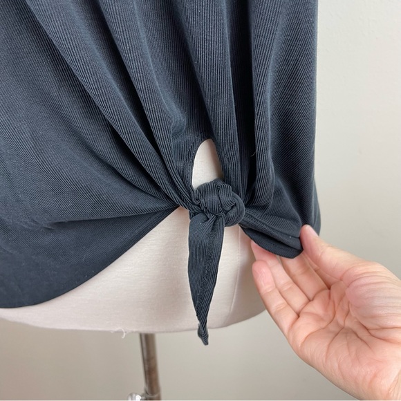 Green Envelope Los Angeles Solid Black Short Sleeve Top Women Size Medium USA - Picture 3 of 4